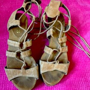 Guess suede sandals sz 6m